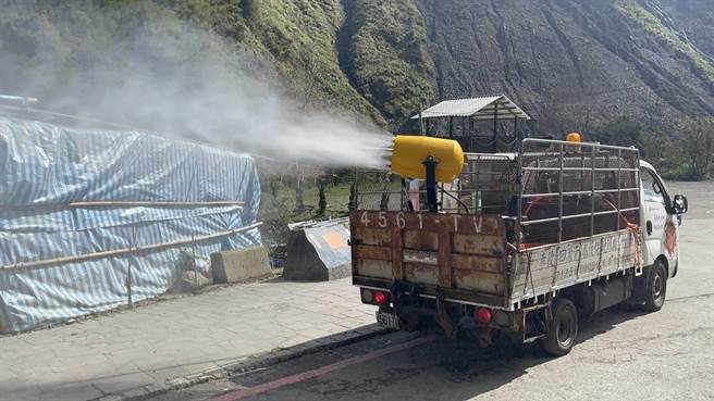 桃園市確診者案18514曾前往新竹縣尖石鄉，足跡後山部落，環保局立即前往消毒。（新竹縣政府提供）