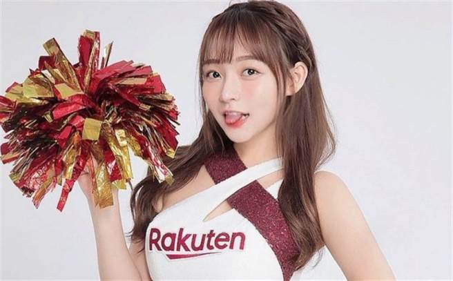 「樂天女孩」林襄擁有155公分、32E小隻馬好身材。（圖／截取自林襄IG）