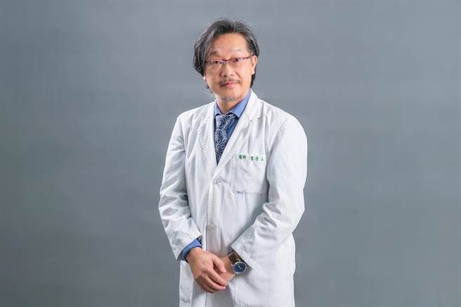 台湾脑中风学会第十二届理事长叶守正呼吁，民眾应定期做预防性脑血管检查评估自身是否为脑中风的潜在风险对象。（澄清医院提供／冯惠宜台中传真）