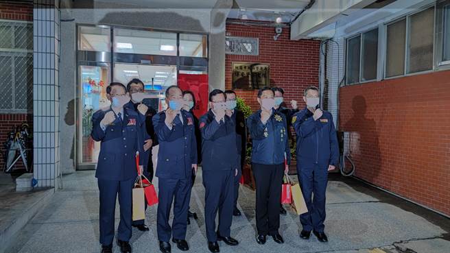 桃園市長鄭文燦視察警方春安。（賴佑維攝）