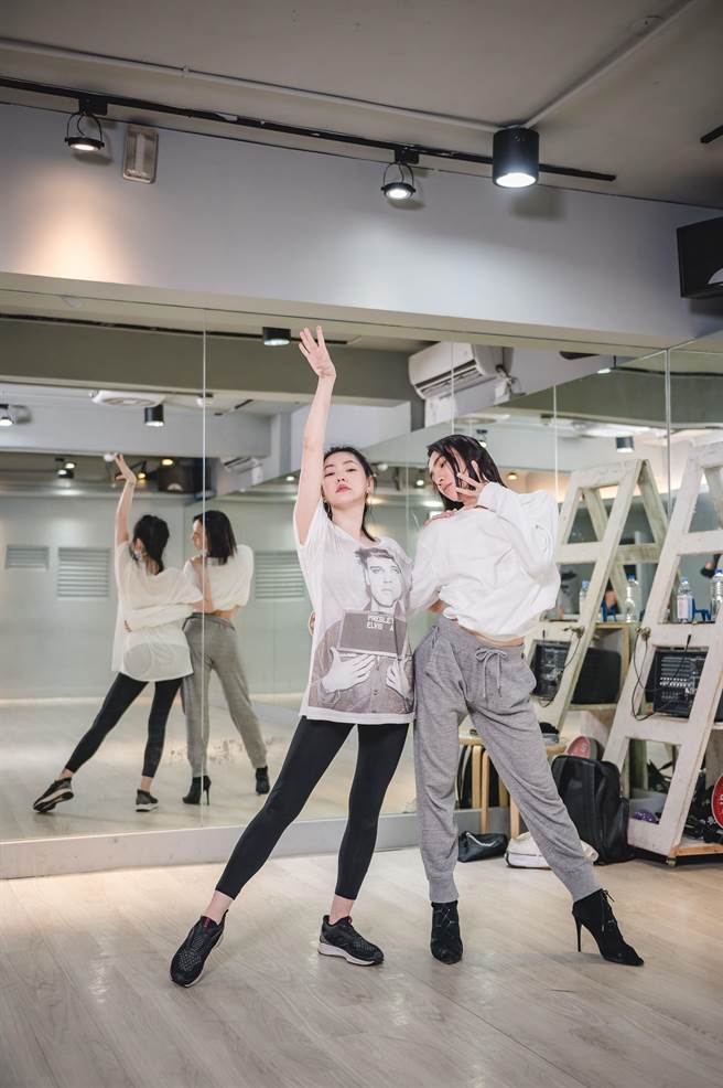 观眾将一睹巨星小S的舞蹈课。（CATCHPLAY＋提供）
