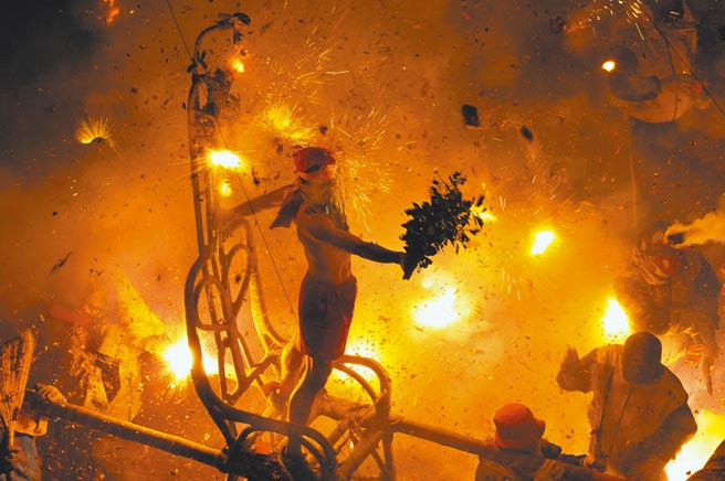 台东元宵节重头戏炸寒单活动受到疫情影响，连续2年停办。（庄哲权摄）