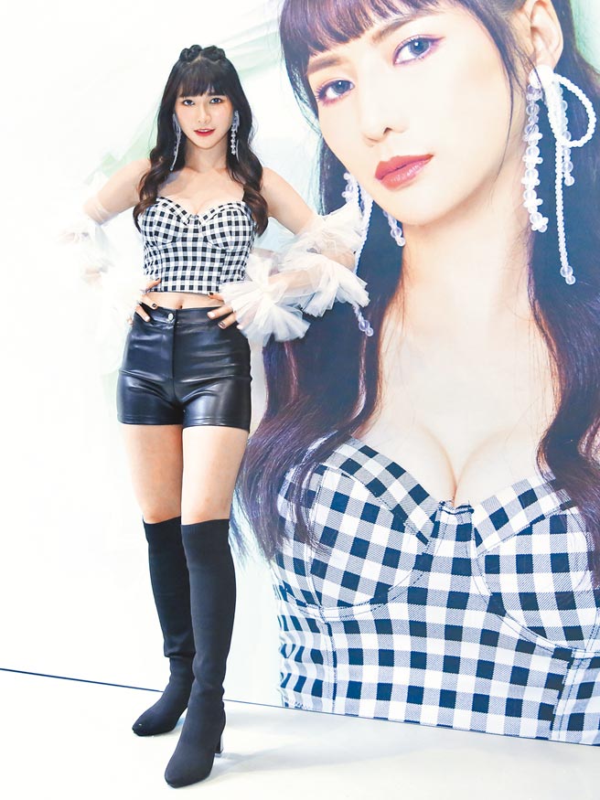 刘心语昨办新单曲〈最美的伴侣〉记者会。（陈俊吉摄）