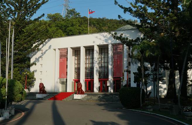 台湾省议会已改成立法院民主议政园区，其中的议事堂，去年重新规画又改为「民主时刻馆」。（黄国峰摄）