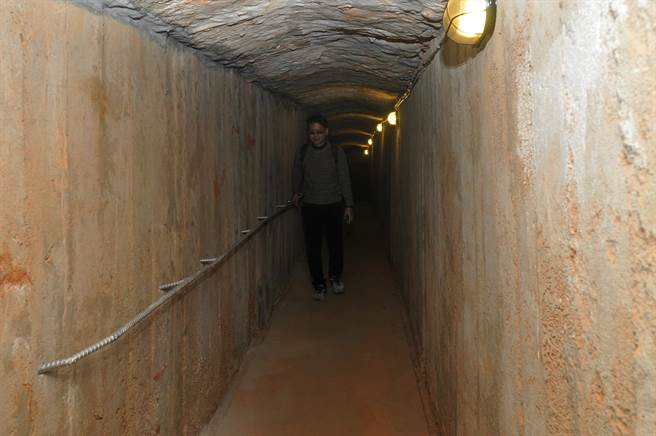 金門國家公園管理處配合縣府防疫政策，即日起至2／7包括馬山觀測所、南山頭及瓊林養拙樓坑道和烤肉區暫停對外開放。（李金生攝）