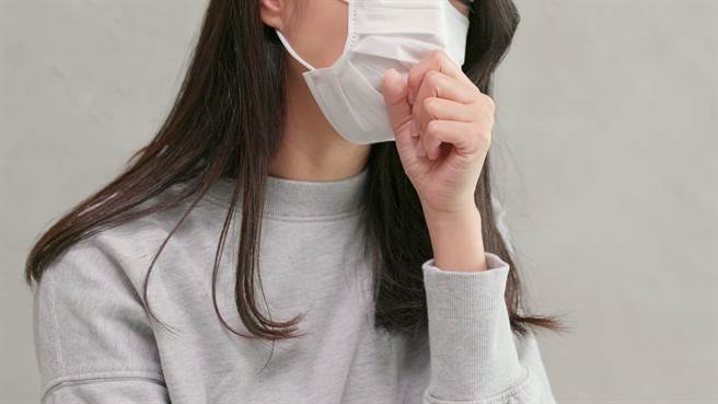 醫師林氏璧指出，目前為止並沒有染Omicron的後遺症研究資料，認為染Omicron發生腦霧機率達25%，會喪失工作能力、恐終身腦損傷等，是誇大的解讀。（圖／示意圖，達志影像）
