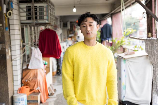 Sam Lin推出新歌〈隔夜饭〉。（华纳音乐提供）