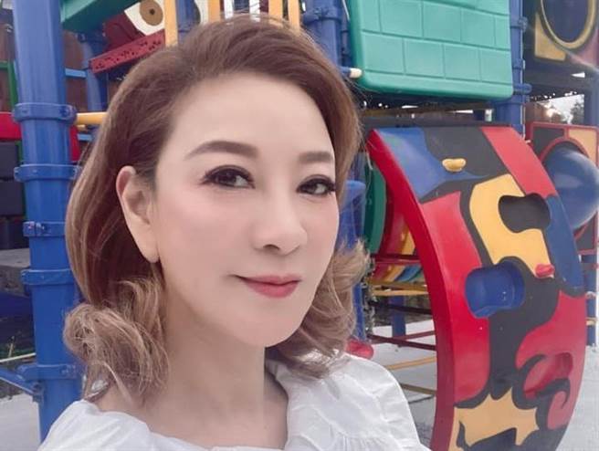 杨绣惠凌晨在脸书暴怒发文，令网友好奇发生什么事。（摘自杨绣惠脸书）