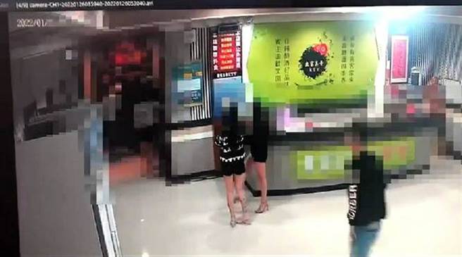 走错包厢引杀机，屏市KTV酿一死一伤。(警方提供)
