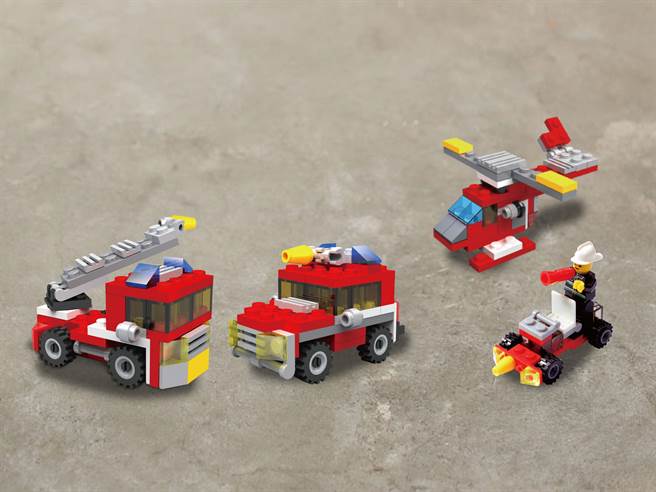 春节防灾桃园青埔消防分队办有奖徵答送礼物。(消防局提供／吕筱蝉桃园传真)