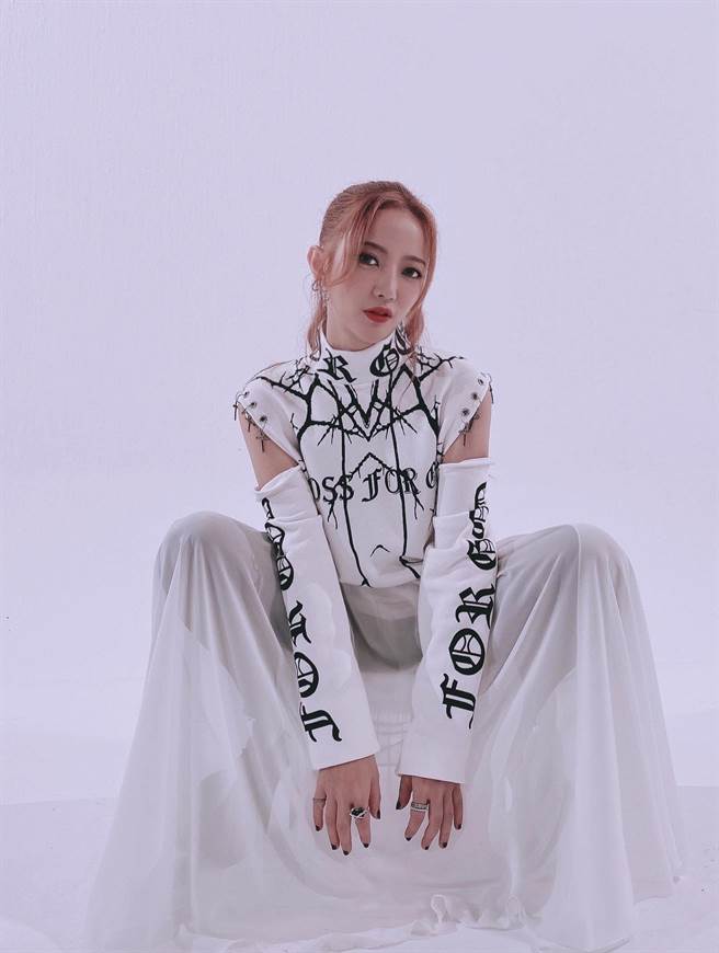 黄美珍生日当天拍MＶ。（Superfanz Taiwan提供）