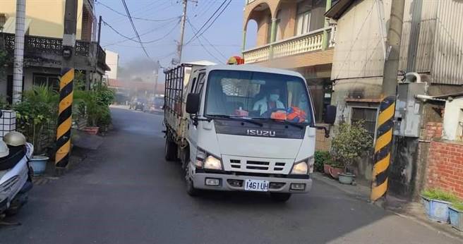 安定区公所于苏厝里进行全里大清消。(台南市安定区公所提供／刘秀芬台南传真)