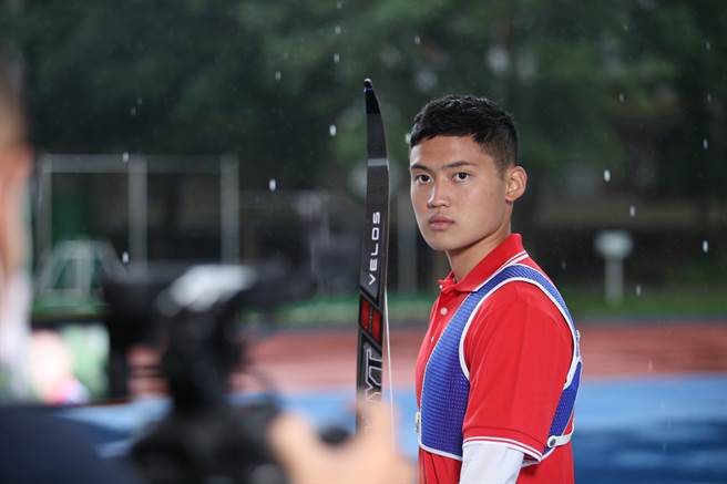 2020东京奥运创下台湾男子个人射箭最佳纪录，也是团体赛银牌得主的汤智钧。(李弘斌摄)