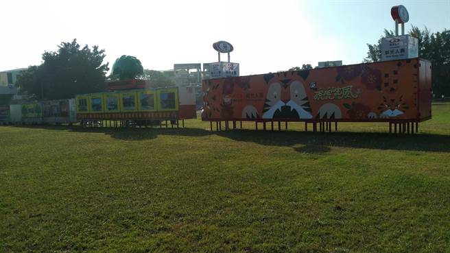 疫情衝击下，今年台南盐水蜂炮缩小规模，原订2月14、15日的蜂炮活动，改为1天在元宵节当晚举行。图为今年盐水国中操场的主炮城区。（读者提供／张毓翎台南传真）