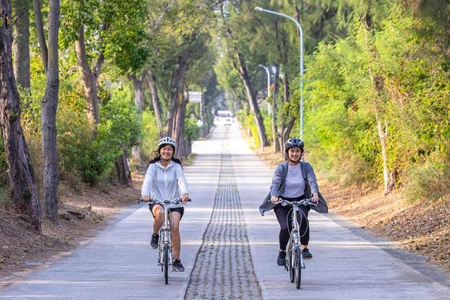 金门县府争取中央经费支持，打造海岛慢游、漫游轻旅行的优质观光环境。。（金门县府观光处提供）