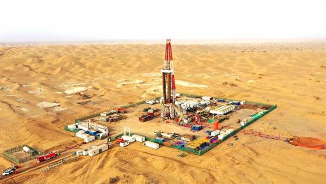 新疆塔里木盆地中西部的順北油氣田發現億噸級油氣區。(圖/中國石化提供)