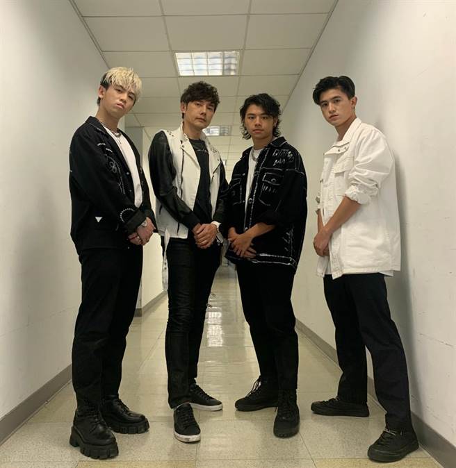 男团「B.T.O.D」日前与包伟铭（左二）合作尬舞，默契十足。（宽宽整合行销提供）