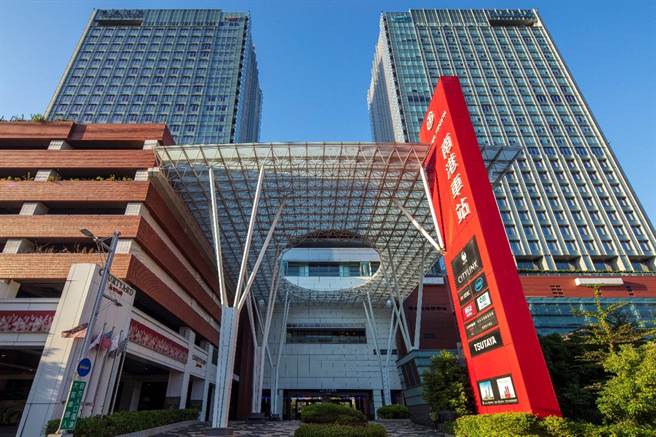 南港「东区门户计画」拥有高铁、台铁、双捷运三铁共构，交通相当便利。(图/业者提供)