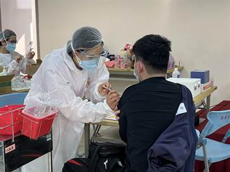 桃園莫德納疫苗剩1.8萬劑 下午開放65歲長者優先接種
