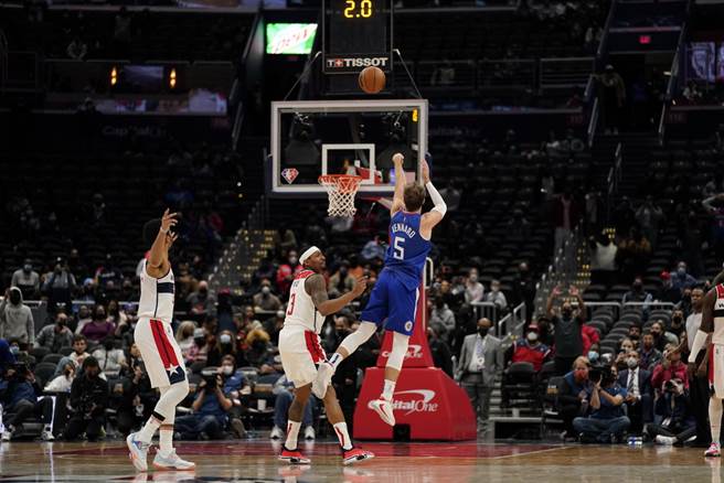 裁判報告坦承肯納德這個絕殺四分打根本不算。(美聯社資料照)