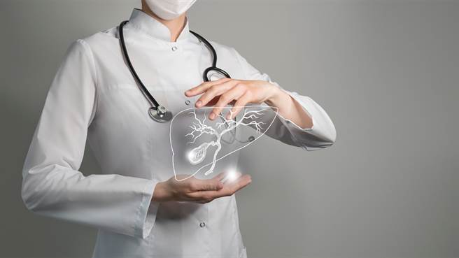 資深藝人蔡頭驚傳肝癌病逝，醫師示警，如果感覺腹痛、出血，往往為時已晚，注意4前兆，大多還有救治良機。(示意圖/Shutterstock)