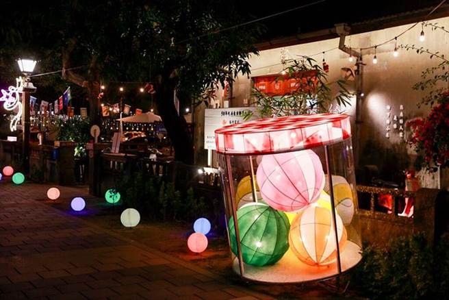 胜利星村灯区_家是一颗颗缤纷的柑仔糖。　图：屏东县政府传播暨国际事务处／提供