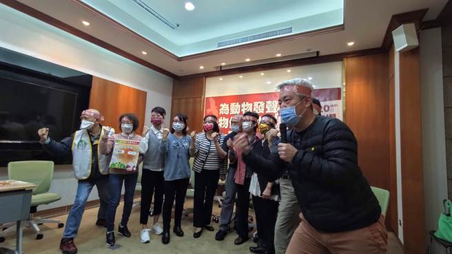 动保团体也将在2月20日走上街头，要求「动物保护应入宪」。（林良齐摄）