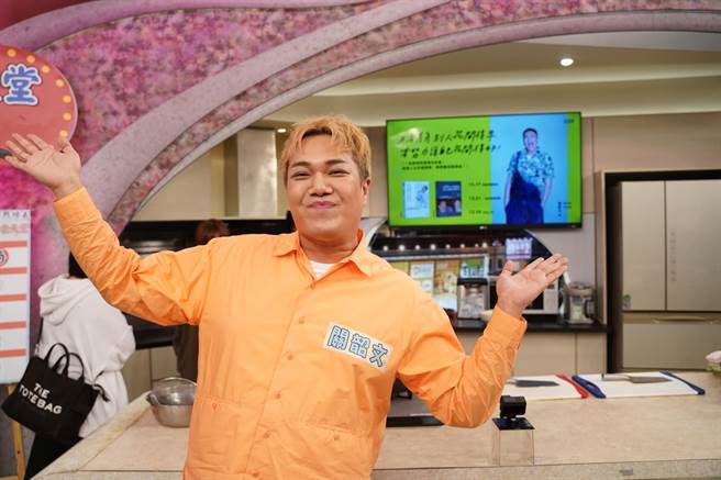 关韶文日前举办新书签书会。（时报出版提供）