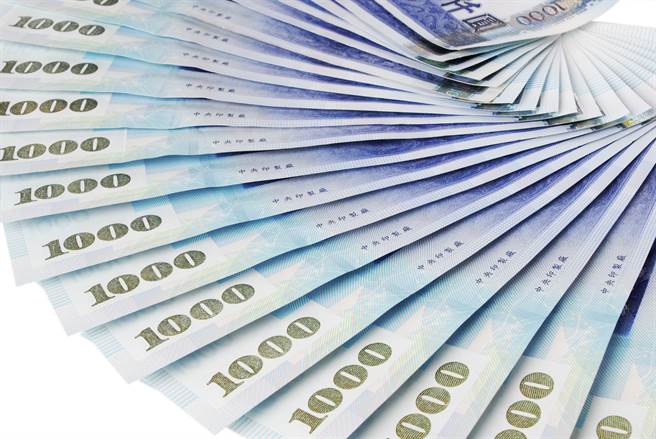 美國聯準會(Fed)暗示3月升息，新台幣匯率今(27日)貶破27.8元關卡。(示意圖/達志影像)
