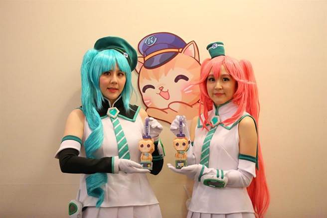 （高捷今年春節推出全台首輛「高捷少女x貓咪大戰爭輕軌彩繪列車。圖／高捷公司提供）
