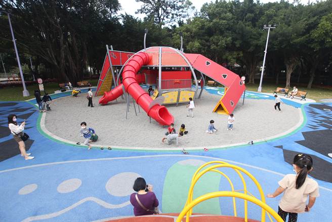 用鏡頭看台灣 招潮蟹複合式遊戲設施吸引大小朋友休閒遊憩 生活 中時