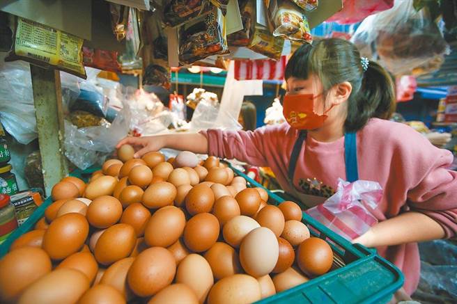 「缺蛋」议题延烧，各大超商业者皆表示目前供货正常。（示意图/邓博仁摄）