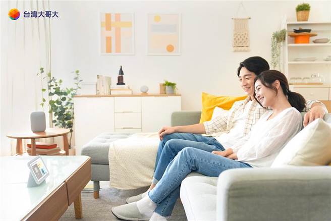 （台灣大獨家銷售Nest Hub（第2代）智慧螢幕，首月銷量破萬台。圖／台灣大提供）