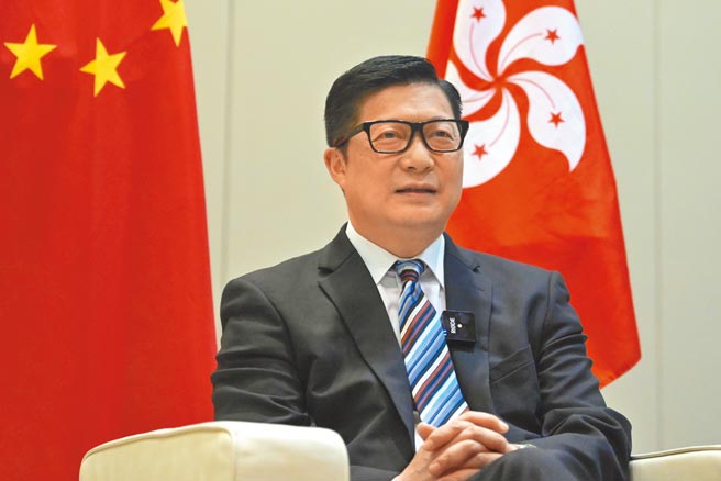香港保安局局長鄧炳強。（中新社）