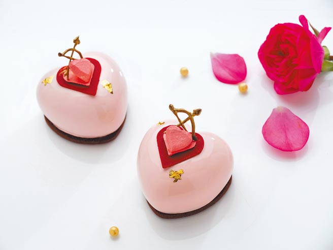 文华饼房打造可爱的「爱神之箭」蛋糕，有5吋及精致版尺寸可选。（台北文华东方酒店提供）