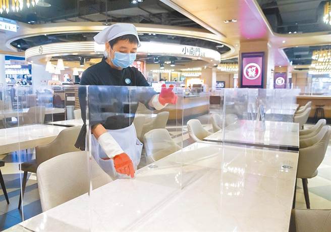 医师认为，餐厅内用与疫情扩散无太大关系，否则双北早就传开了。（资料照）