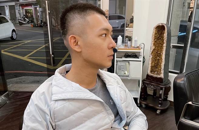 网红凤梨(吴泓逸)个性直爽，受到许多粉丝拥戴。(翻摄自凤梨 吴泓逸脸书)