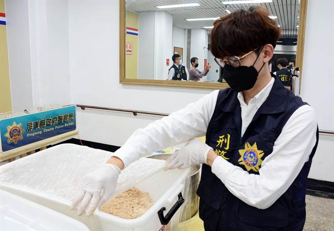 屏警年前毒品扫荡，共查扣总价超过5亿的第一至第四级毒品。(林和生摄)