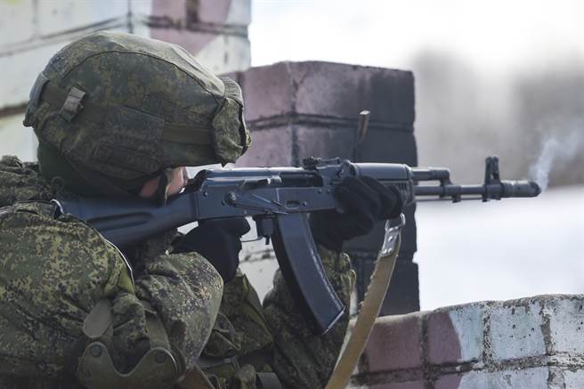 普丁禁止這些秘密武器直接在前線進行肉搏戰，而是在入侵過程中扮演關鍵支援任務。(圖/俄國國防部)