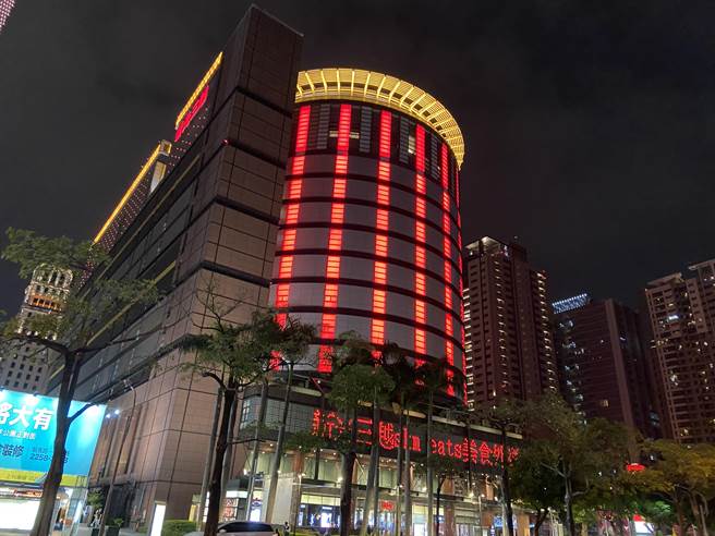 七期商圈在农历春节将涌入更多走春人潮，台中市警察局第六分局将在重要路口规画警力加强交通疏导。（卢金足摄）