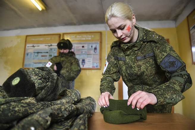 花木蘭們將成為普丁的秘密武器，在緊張的烏克蘭邊界發揮作用。(圖/俄國國防部)