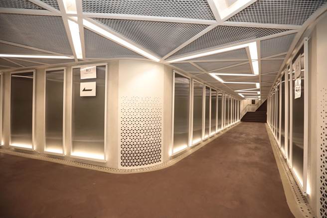 基隆市中心城隍庙、东岸广场人行地下道翻修完毕，今提前启用。（基隆市政府提供／陈彩玲基隆传真）