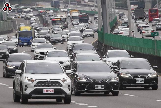 交通部高速公路局指出，春節連假時間夠長可以分散車流，初一至初五國道交通量明顯上升。（本報資料照）