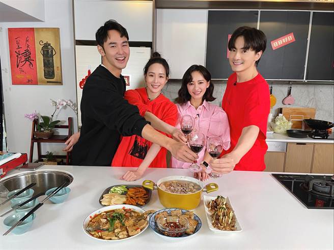 各自完成拿手菜。（最大国际娱乐提供）
