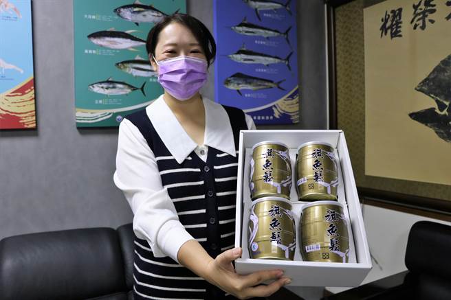 疫情间，屏东东港区渔会发现，旗鱼松销量逆势成长1成多。（谢佳潾摄）