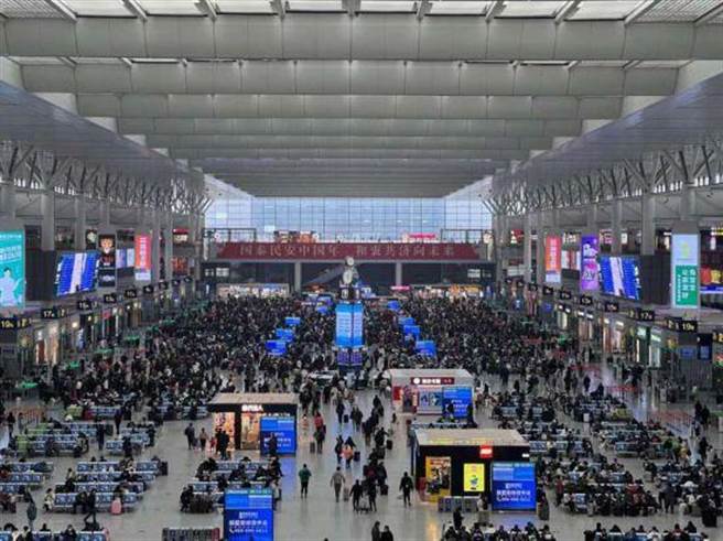 铁路上海站。（东方网）