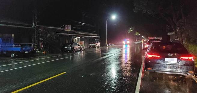 台東52歲李姓男子於28日晚上8點5分許，行經台東縣關山鎮台9線崁頂段319公里處穿越馬路，在南下車道遭到車輛撞擊死亡。（台東縣警察局關山分局提供／蔡旻妤台東傳真）