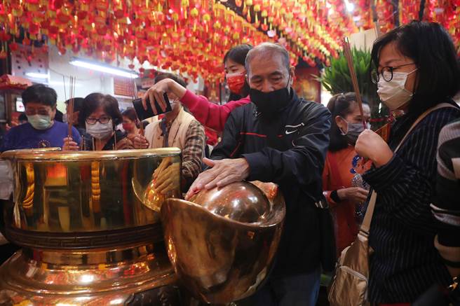 揭密十大发财金小知识　原来这家财神庙可以线上补财库！(图/刘宗龙)