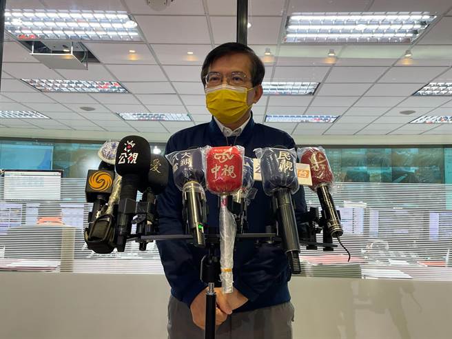 春节连假第一天，交通部长王国材今（29日）上午前往高速公路局北区交通控制中心视察国道春节疏运情况。（叶书宏摄）