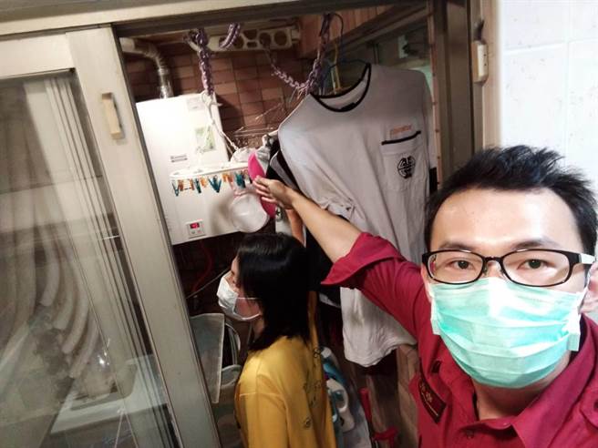 春节连假期间，新北市消防局呼吁除遵守防疫措施外，团圆围炉用火（电）及使用燃气热水器，也要提高警觉，才能平安过好年。（新北消防局提供）